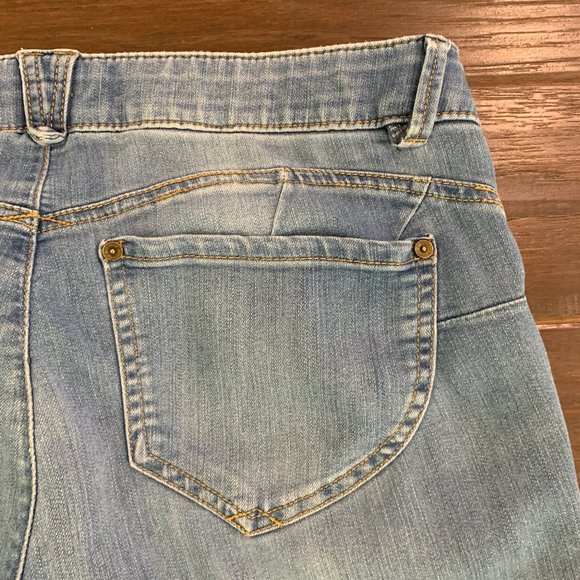 Gently Worn Distressed Democracy "Ab" Solution Skinny Jeans - Picture 13 of 15